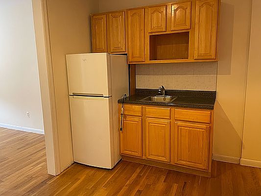 3rd image of 24-35 Steinway St #9