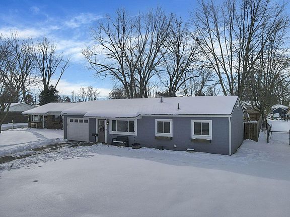 5th image of 21 Baywood Dr