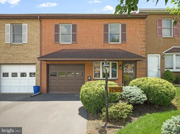 17919 Golf View Dr, Hagerstown, MD 21740