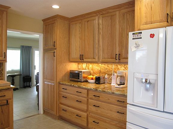 3rd image of 2426 Meadow Lark Dr