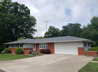 48 Smoke Tree Rd, Hillsboro, IL 62049