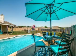 4057 Rochester Dr, Fort Worth, TX 76244