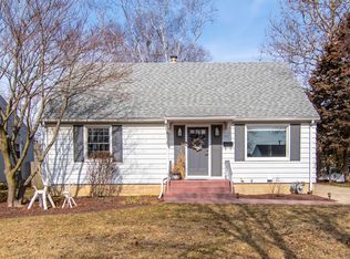 1217 John St, Joliet, IL 60435