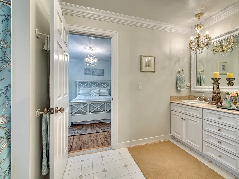 10 Dering Ln — Photo 14