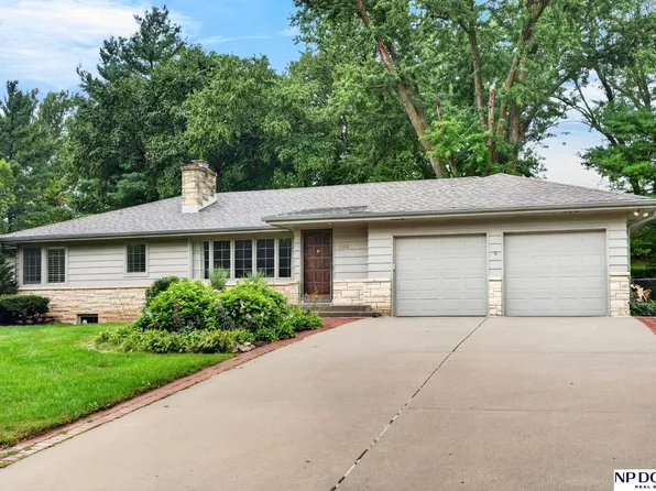 814 S 92nd St, Omaha, NE 68114