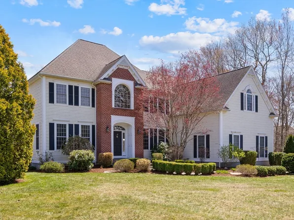 3 Oak St, Hopkinton, MA 01748