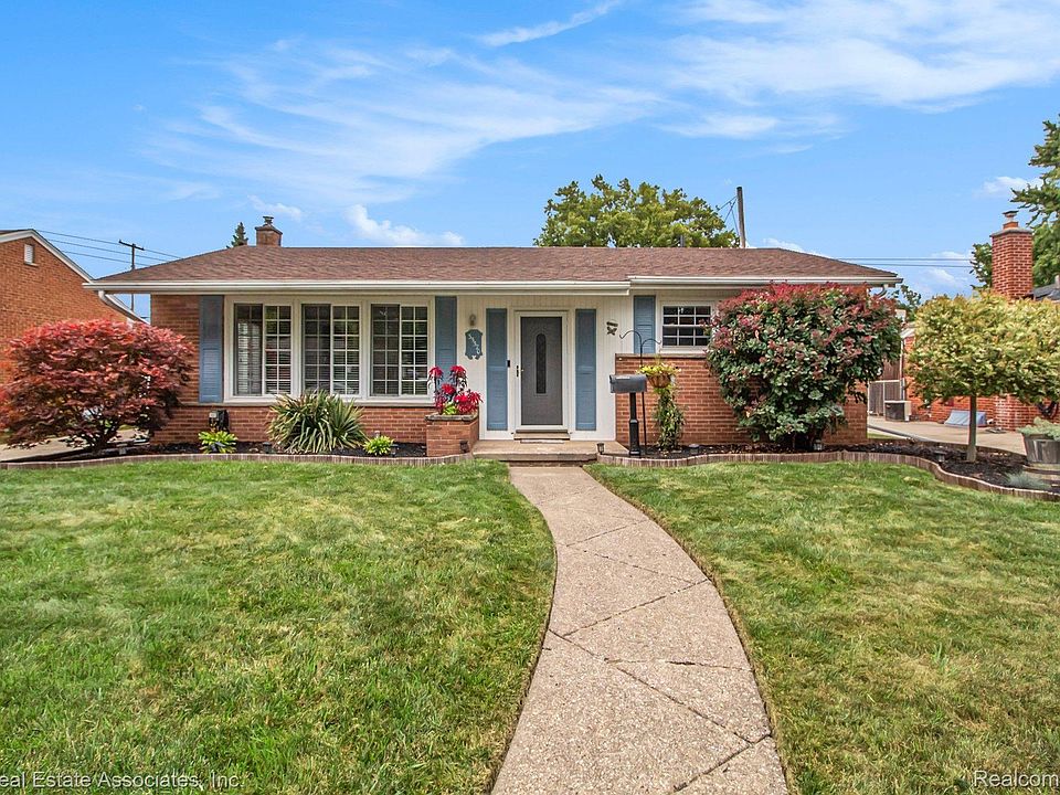 1st image of 35570 Minton St