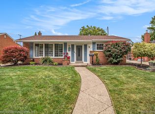 35570 Minton St, Livonia, MI 48150