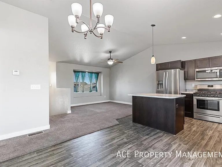 640 Bomber Way — Photo 8