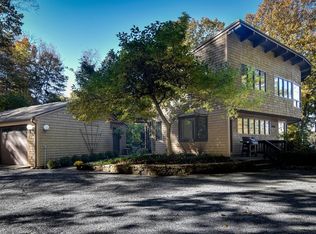 212 Farm Rd, Sherborn, MA 01770