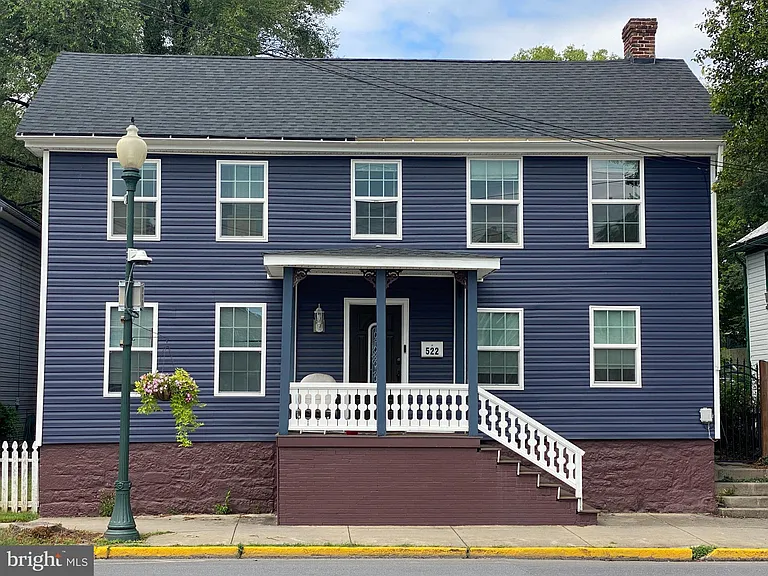 522 W King St — Photo 1