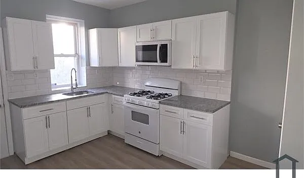 3 bed, 1100 sqft, $1,850 — Photo 1