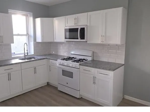 6160 Reedland St, Philadelphia, PA 19142