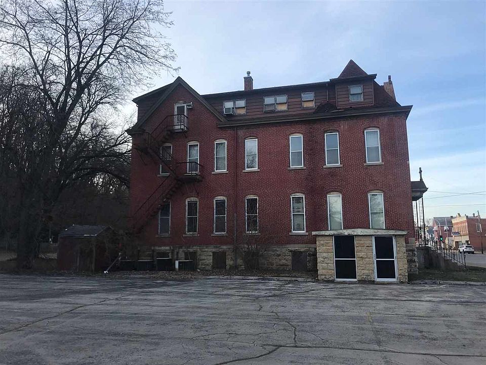 2nd image of 2887 Central Ave