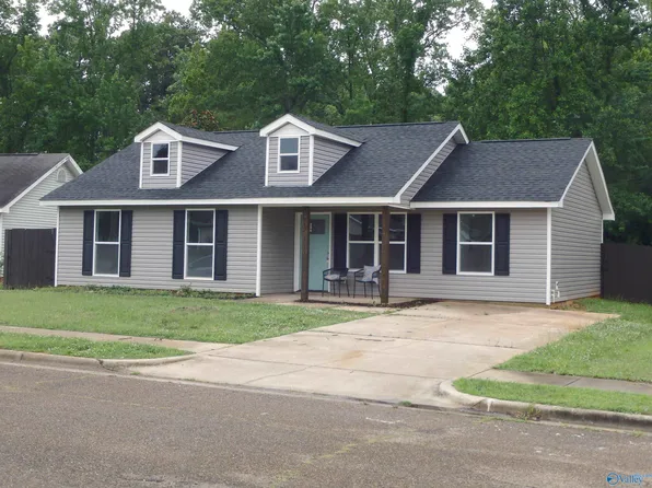 117 Sandy Hollow Dr NW, Madison, AL 35757