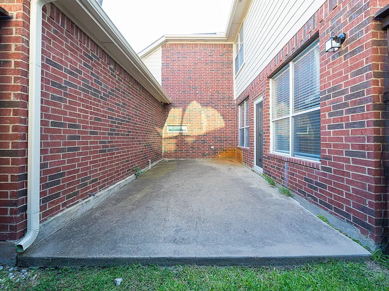 2404 Heather Glen Dr — Photo 37