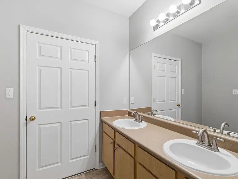 737 Woodland Creek Way — Photo 18