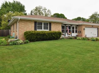 875 W 19th Ave, Oshkosh, WI 54902