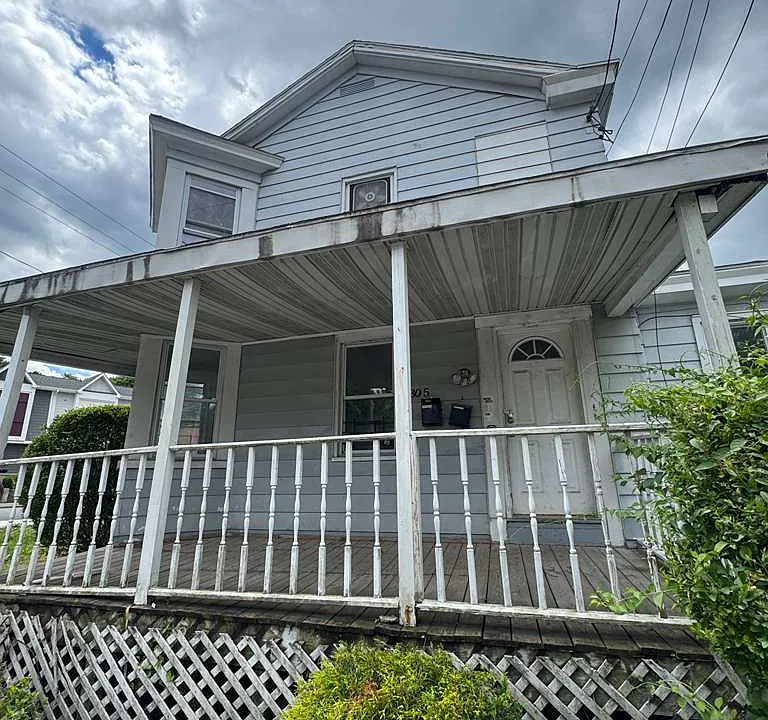 305 Jackson St #2