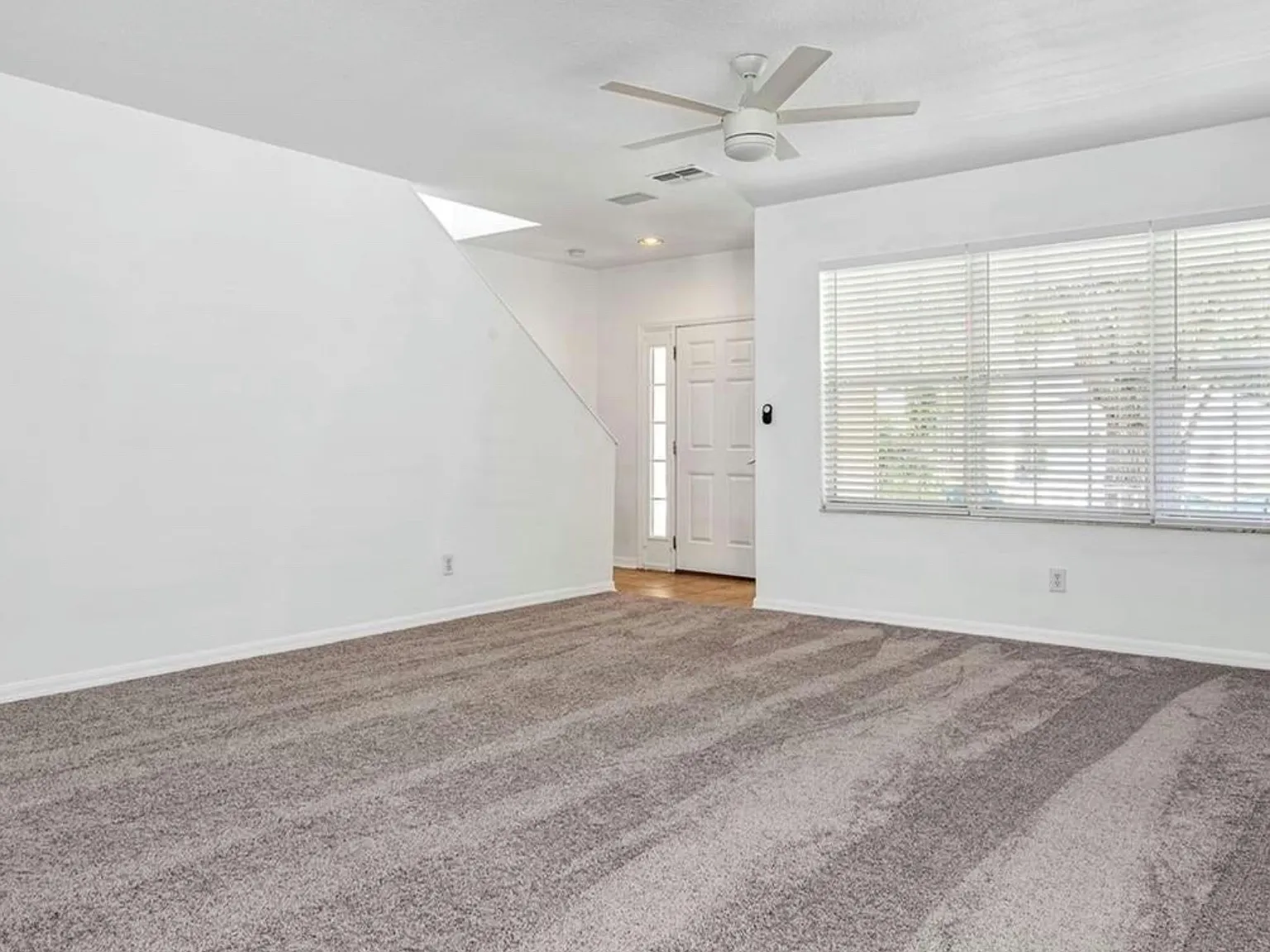 4 bed, 3.5 bath, 2632 sqft, $3,500 — Photo 3
