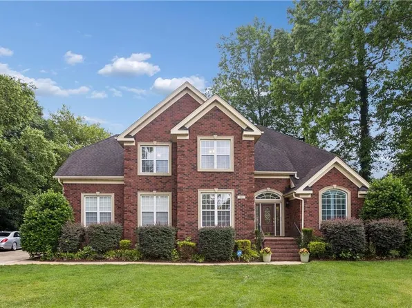 915 Shelter Rock Ln, Chesapeake, VA 23322