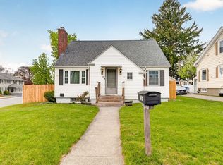 604 Woodlawn St, Fall River, MA 02720
