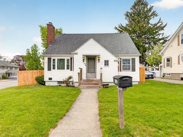 604 Woodlawn St, Fall River, MA 02720