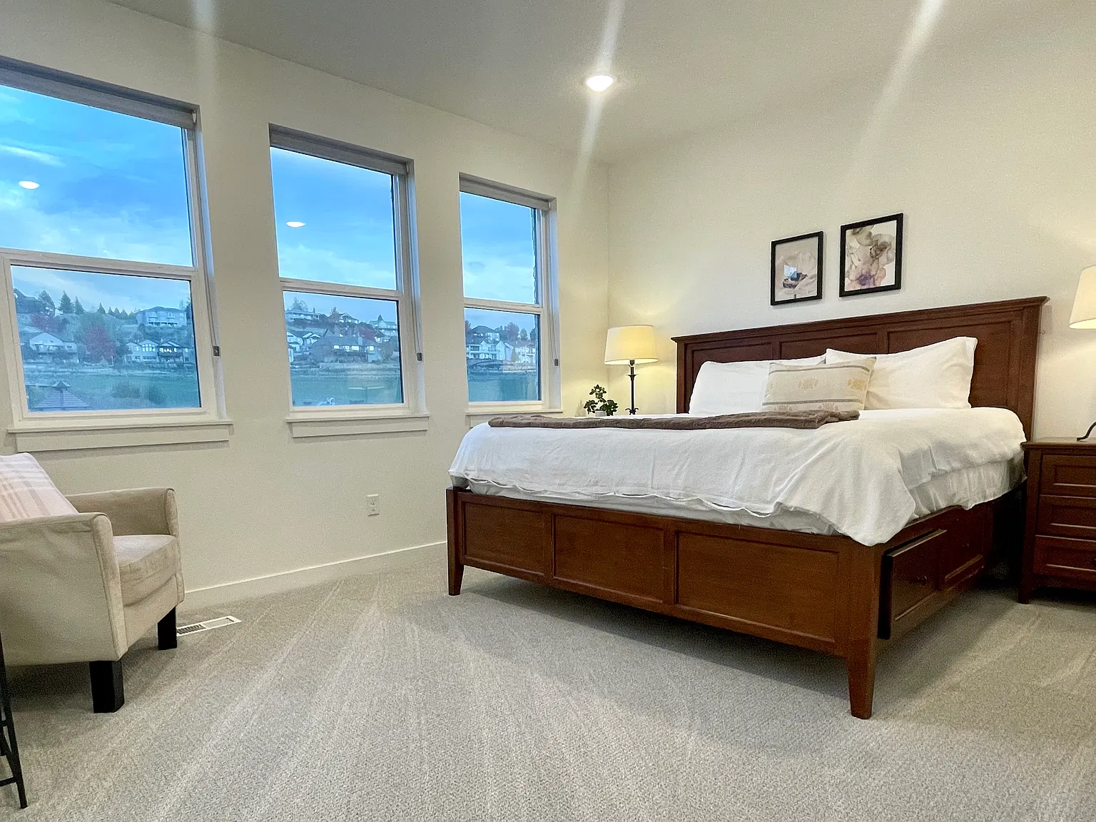 4 bed, 2800 sqft, $1,350 — Photo 2