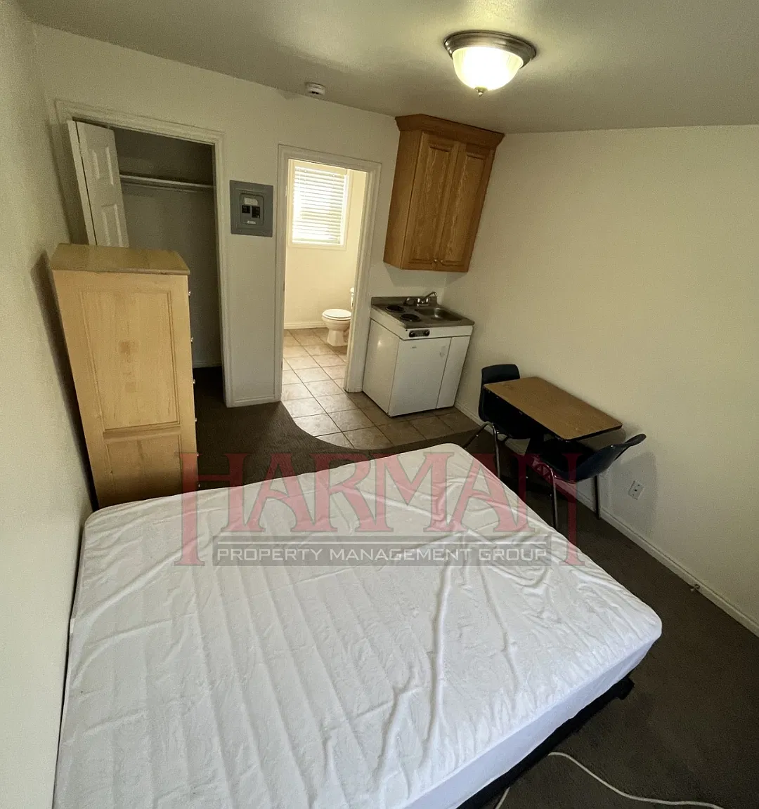 Hillcrest Studios - 113 — Photo 3