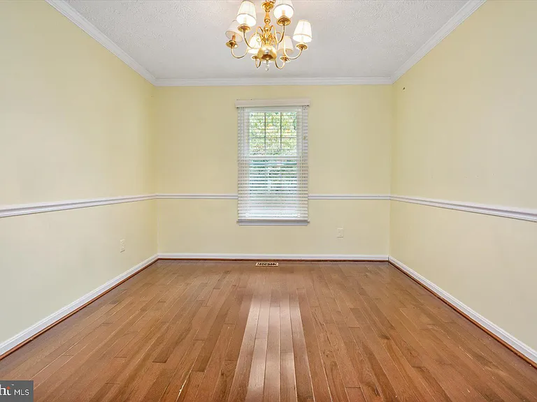 2505 Buckingham Ct — Photo 9