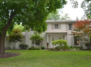 1561 Hemsworth Ct, Bloomfield Hills, MI