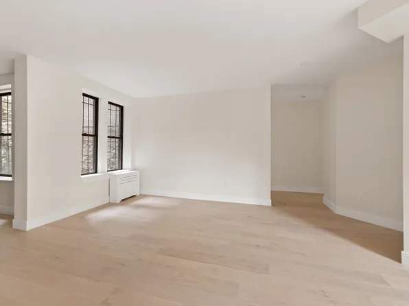 812 Riverside Drive image 7 of 13