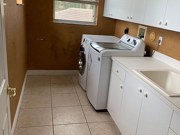 3rd image of 10980 NW 69th Pl