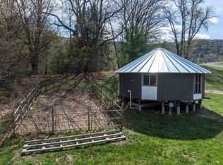 757 Weatherhead Hollow Rd, Guilford, VT 05301