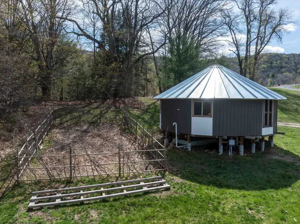 757 Weatherhead Hollow Road, Guilford, VT 05301