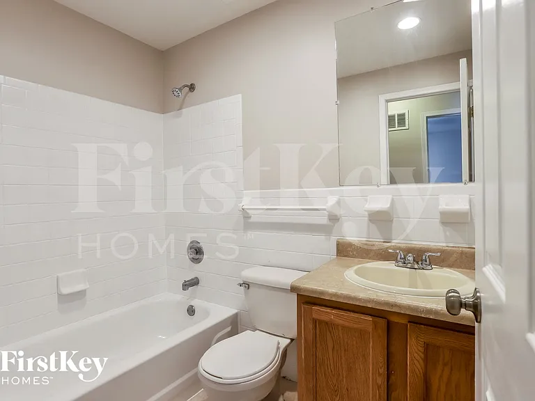 1617 Fairwood Forest Dr — Photo 9