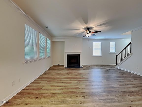 5th image of 2809 Roundleaf Ct
