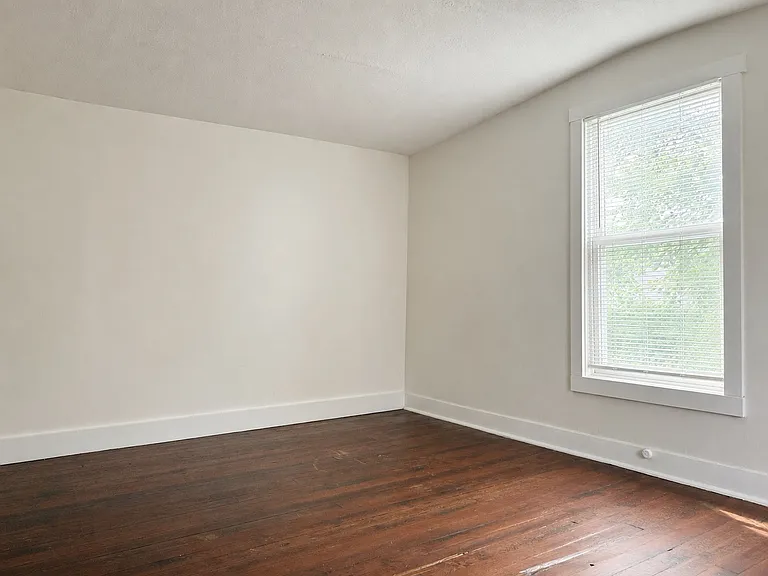 632 S Harlan Ave #C — Photo 14