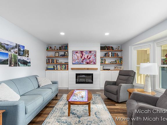 4th image of 10829 26th Ave NW