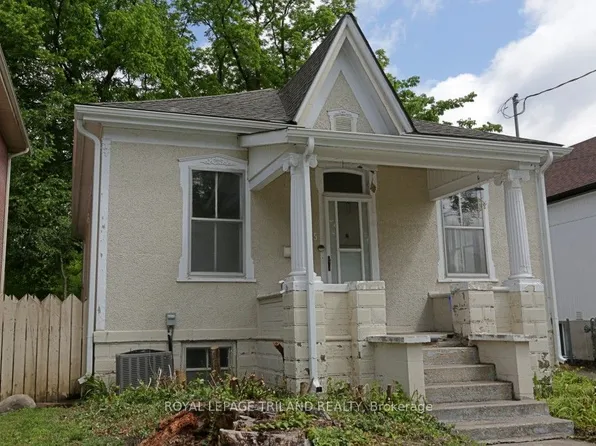 15 Cove Rd, London, ON N6J 1H7