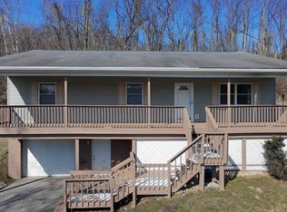 1065 Morningside Dr, Morgantown, WV 26508