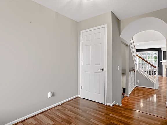 5th image of 11285 Shoreview Cir