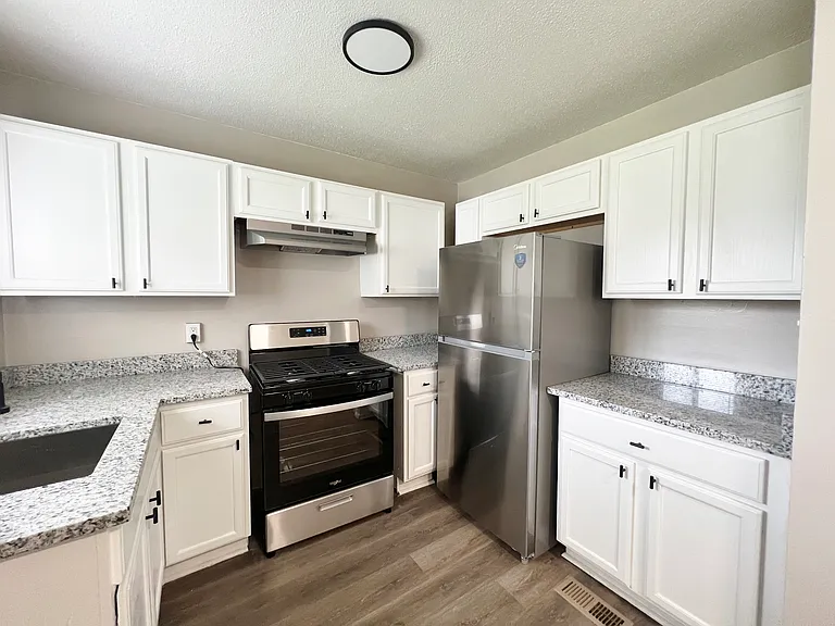 Woodview Townhomes — Photo 17