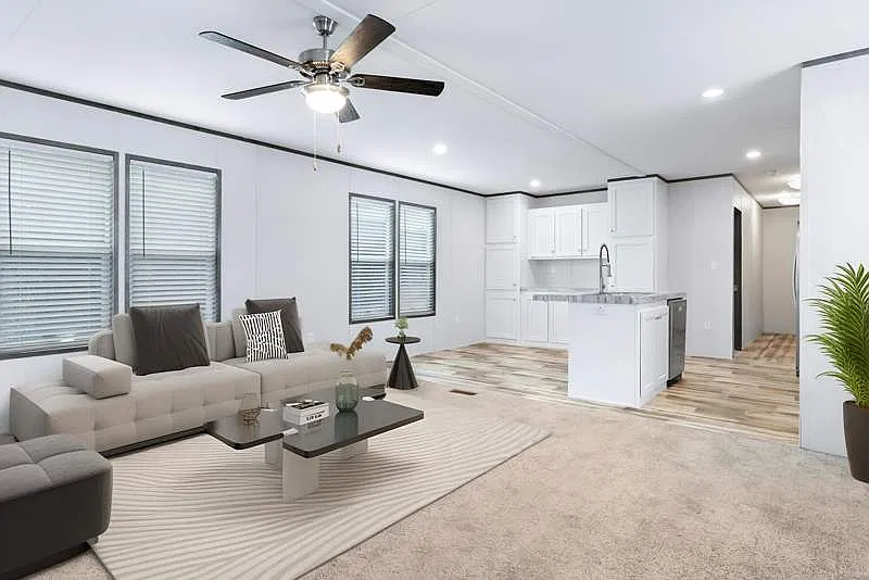 4 bed, 2.0 bath, 1292 sqft, $1,895 — Photo 3