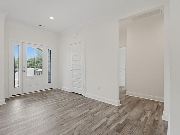 3rd image of 4 Martz Ct
