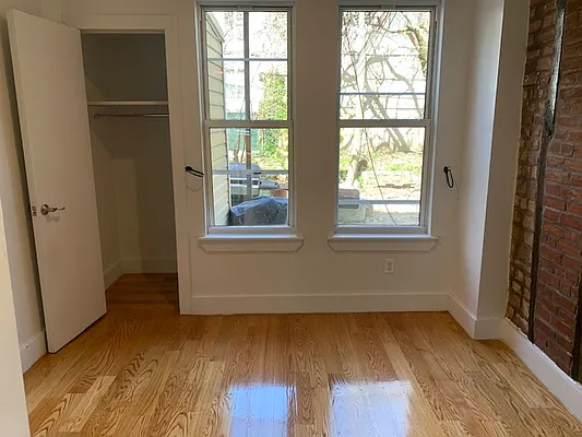 Rented by Premier Metro Realty Corp | media 29