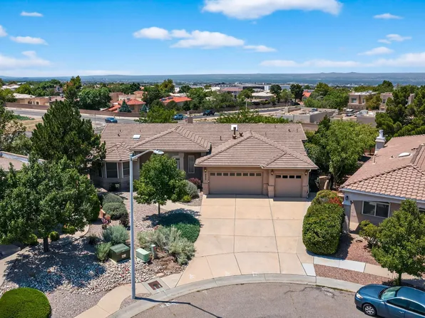 8823 Pico La Cueva Pl NE, Albuquerque, NM 87122