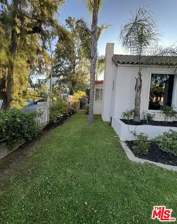 3 bed, 2.0 bath, 1517 sqft, $7,244 — Photo 3