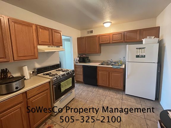 3rd image of 3412 Edgecliff Dr