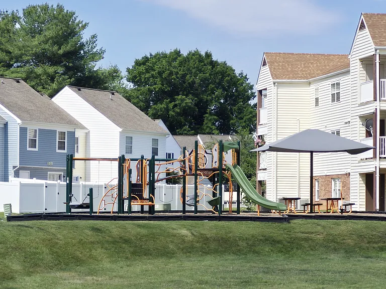 309 Surry Ln — Photo 22